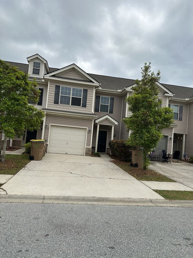 Building Photo - 495 Canyon Oak Loop