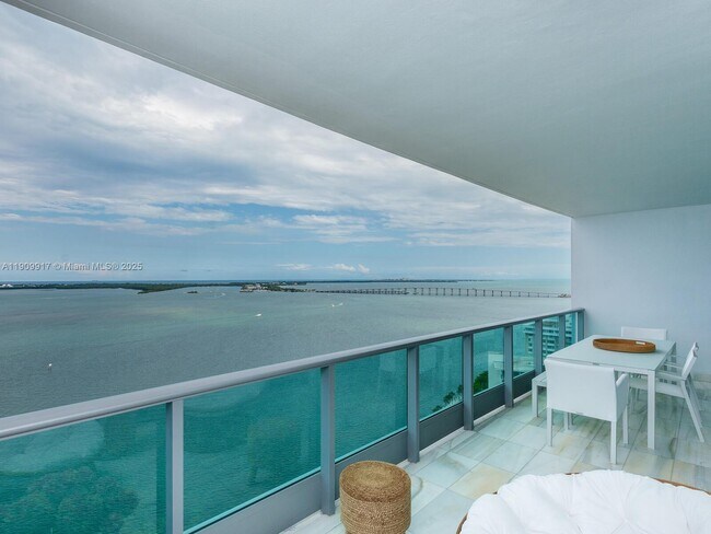 Building Photo - 1331 Brickell Bay Dr