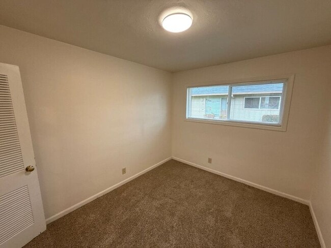 Building Photo - 1145 Saginaw St S