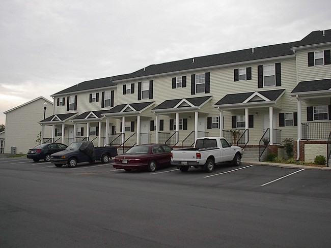 Building Photo - Charleston Plantation Apartments