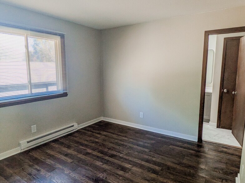 Building Photo - 5182 Seaton Hall Dr