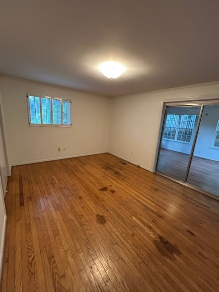 Building Photo - 2300 Oakland Dr NW