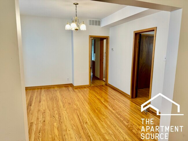 Building Photo - 4829 W Newport Ave