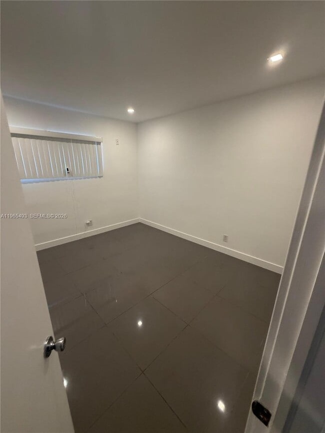 Building Photo - 13105 Ixora Ct