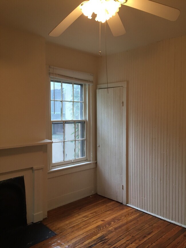 Building Photo - Amazing 3 bdrm/1.5 bath House Conveniently Located in The Heart of VCU and Downtown!