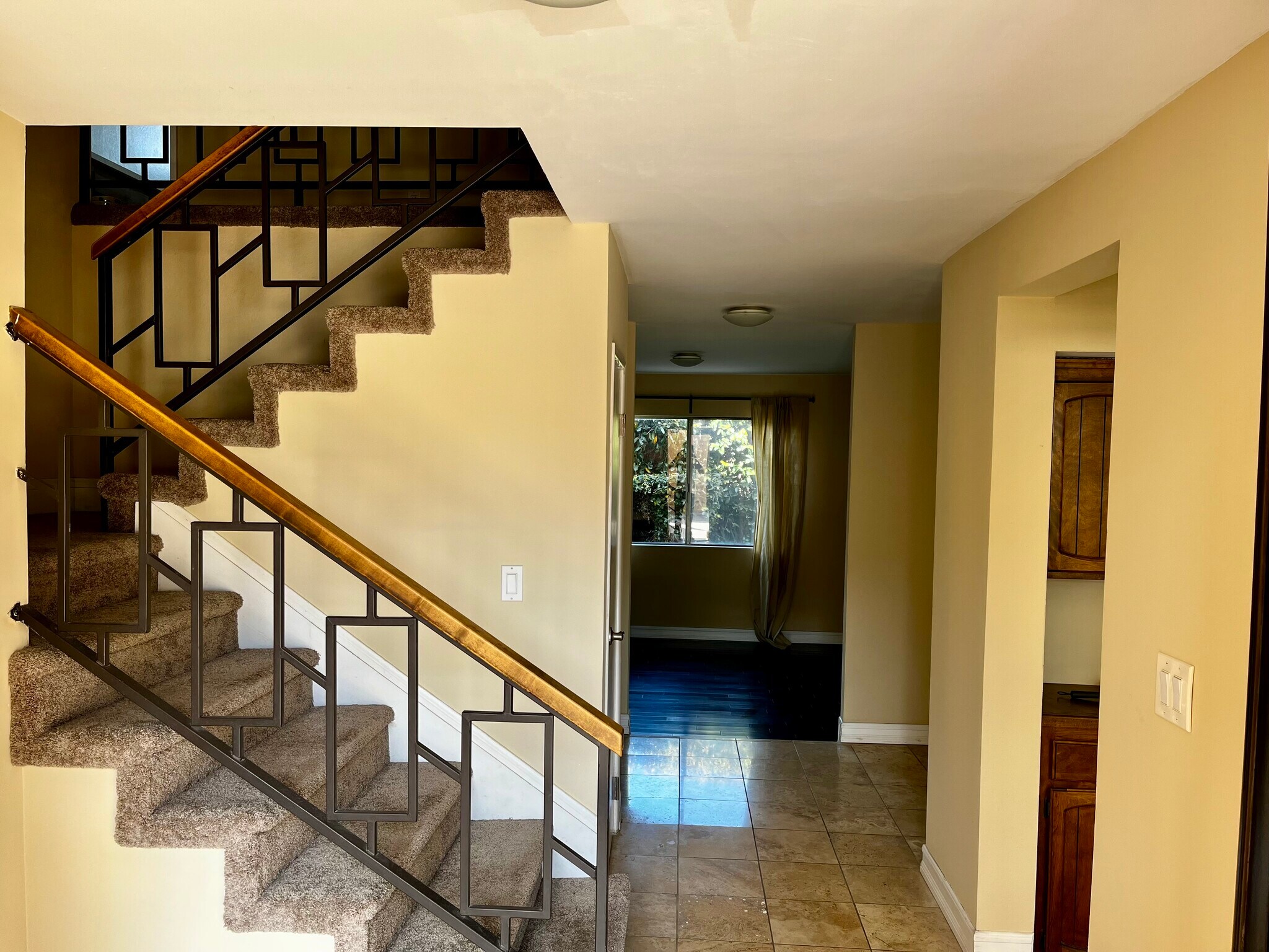 Front entry - 1731 Harriman Ln