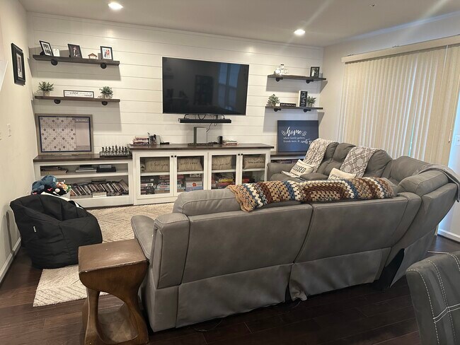 Building Photo - 5640 Scott Ridge Pl