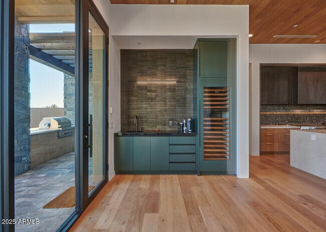 Building Photo - 10249 E Joy Ranch Rd