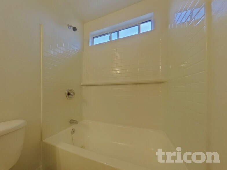 Building Photo - 1368 S 228th Dr