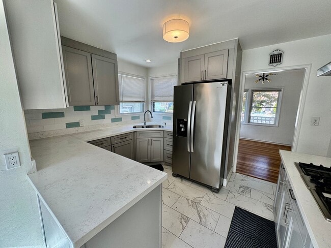 Building Photo - Remodeled 3Bed/2Bath Home in San Leandro –...