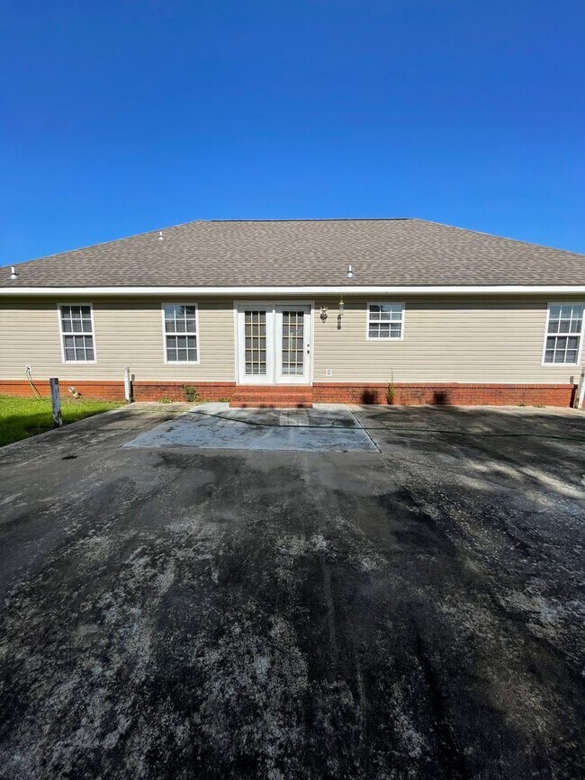 Building Photo - Wood Creek Subdivision!