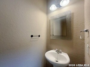 Building Photo - 11838 Twin Oaks Path