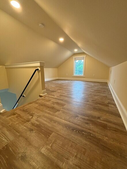 Loft - 31 Church Rd