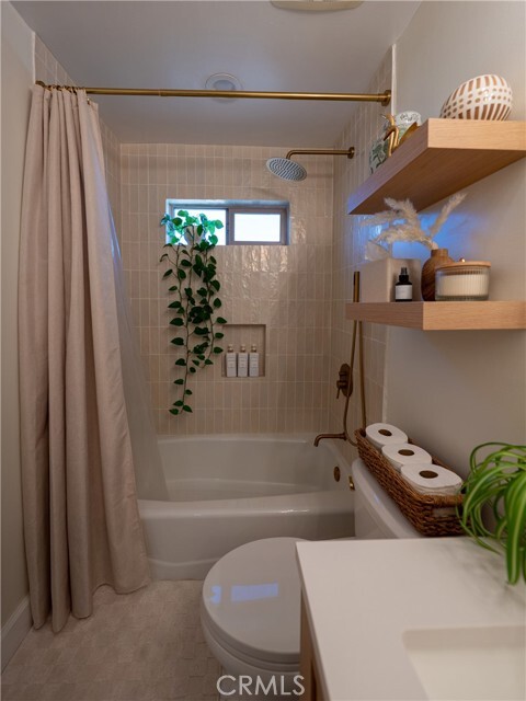 Building Photo - 2207 Warfield Ave