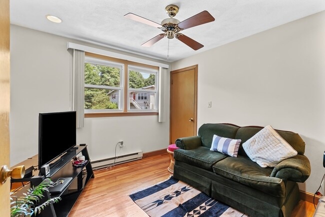 Building Photo - 27 Ridge Hill Ave