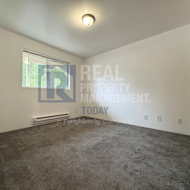 Building Photo - SJS 547 LLC - 15515 (Cascade group - Silver)