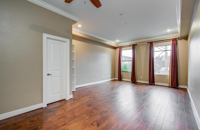 Building Photo - 510 Lovett Blvd