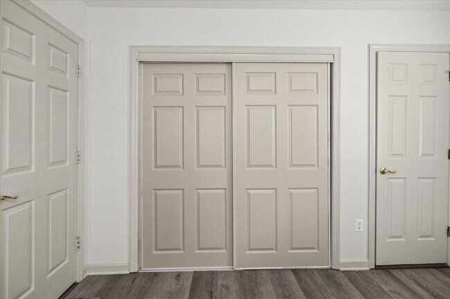 Building Photo - 9121 Potomac Dr