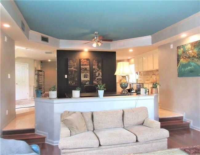 Building Photo - 1702 Newning Ave