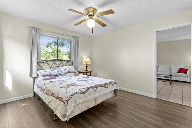 Building Photo - 2851 SW 32nd Ave