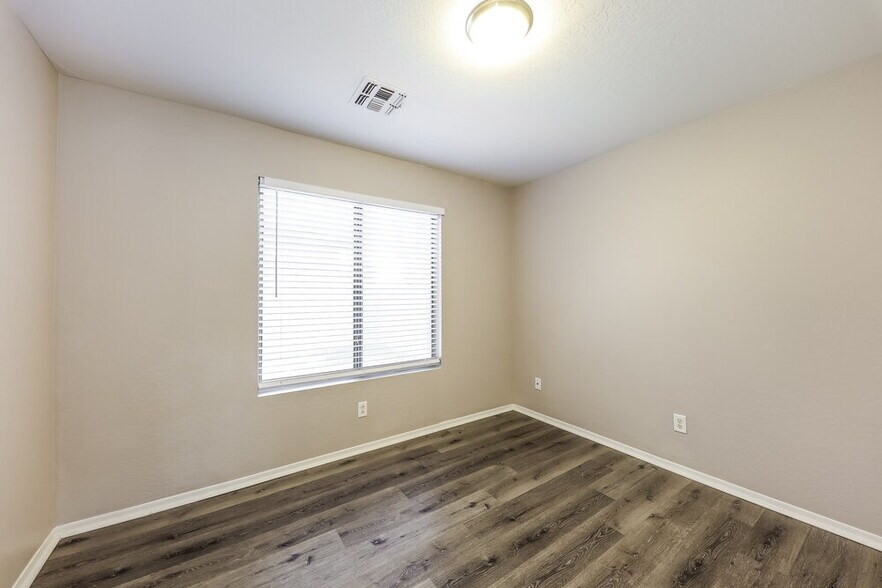 Building Photo - 13286 W Acapulco Ln