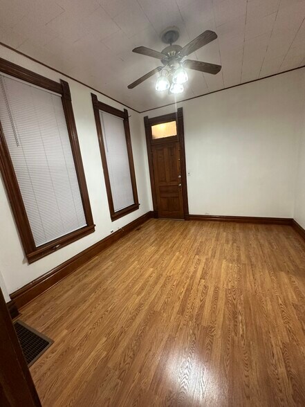 Living room - 3153 S Emerald Ave