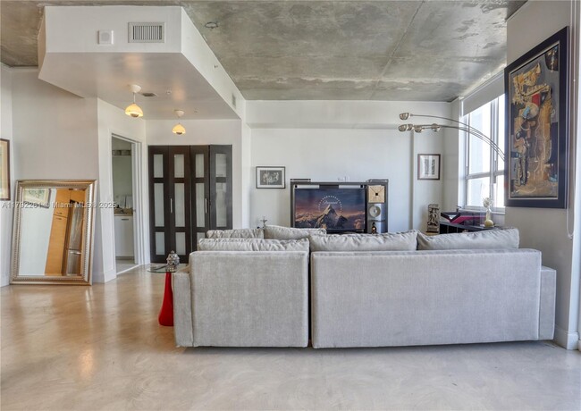 Building Photo - 2275 Biscayne Blvd Blvd