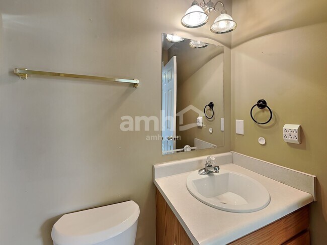 Building Photo - 1903 E Maple Park Dr