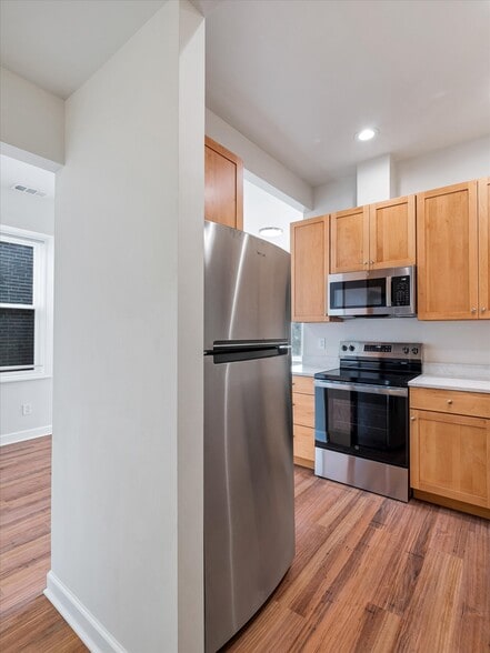 Building Photo - 3411 Park Ave