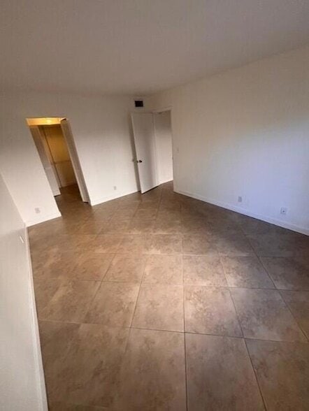 Building Photo - 203 Foxtail Dr