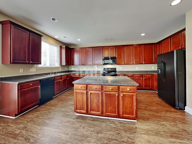 Building Photo - 2845 Roundleaf Ct