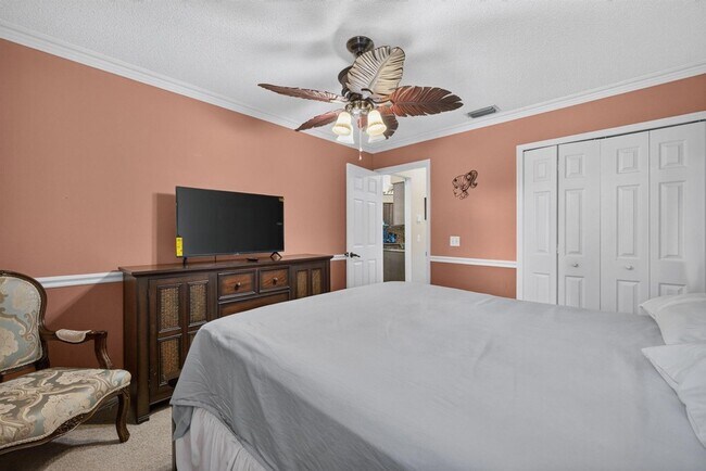 Building Photo - 3077 SE Galt Cir