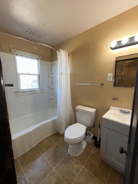 Building Photo - 801 5th St