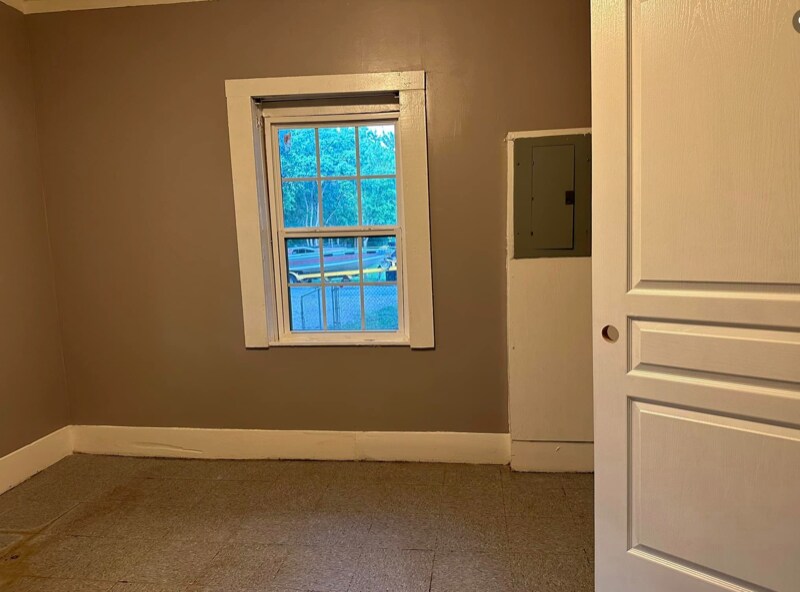 Building Photo - 306 Sutton St