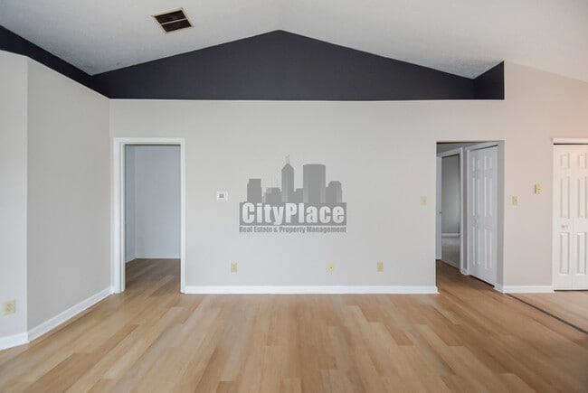 Building Photo - 5231 Pin Oak Dr