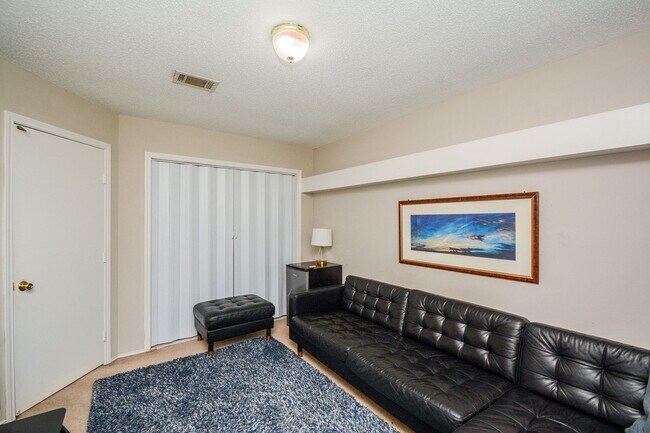 Building Photo - 5204 Breckenridge Dr