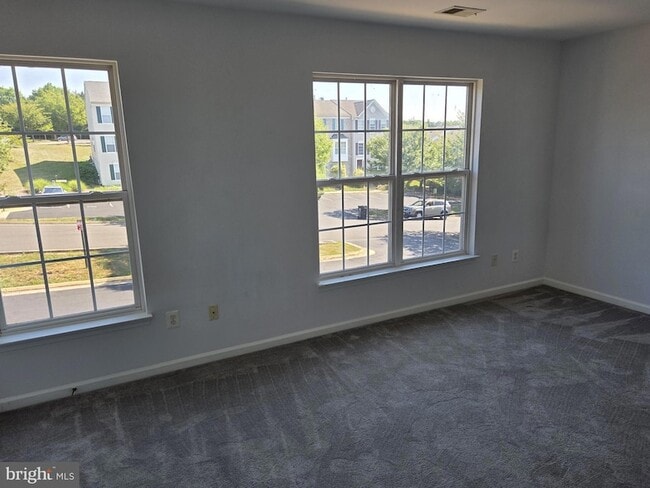 Building Photo - 404 Pendleton Ln