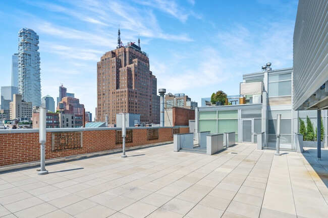 Building Photo - 22 Mercer St