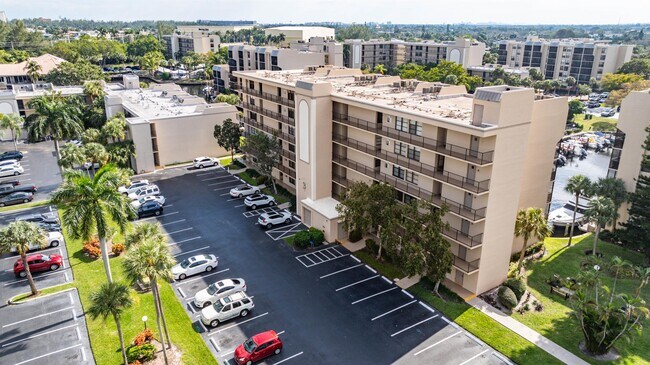 Building Photo - 3 Royal Palm Way