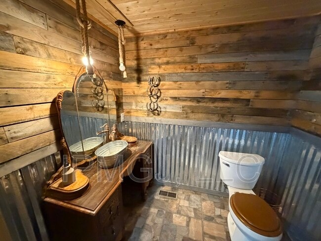 Building Photo - 201 Plateau Ave