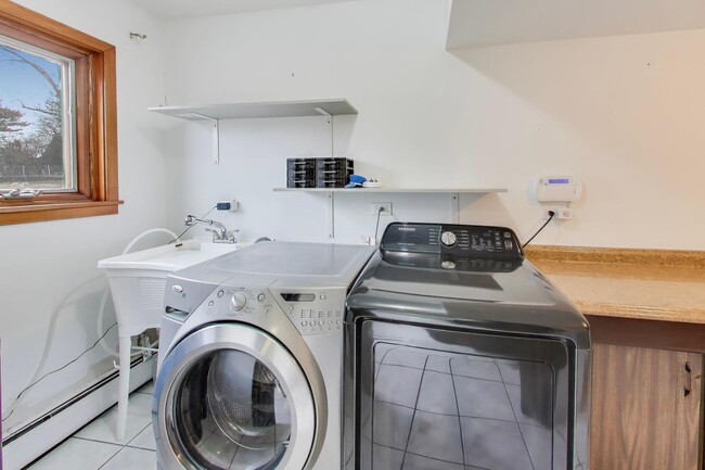 Building Photo - 60 Sheffield Ln