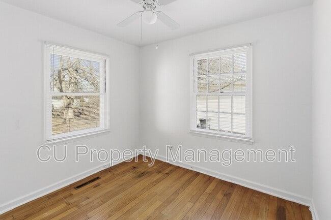 Building Photo - 208 Arcadia Dr