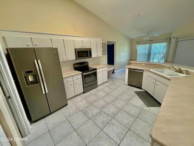 Building Photo - 137 Bryan Cave Rd