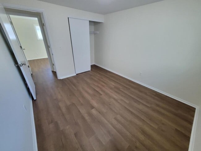 Building Photo - 4922 S Harrison St