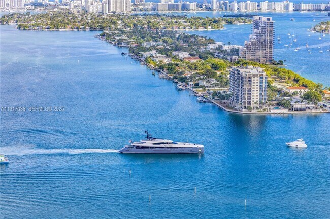 Building Photo - 1750 N Bayshore Dr