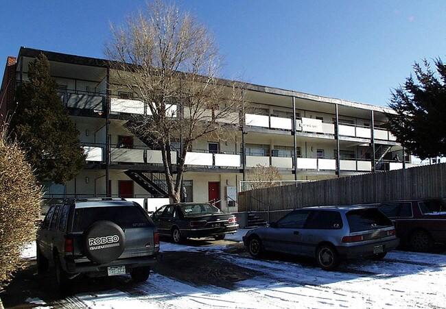 Primary Photo - Alton Green Apartments