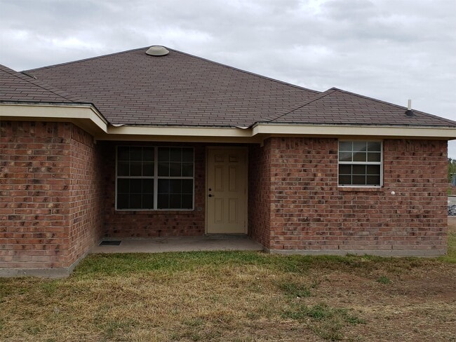 Building Photo - 1411 Tierra Del Sol Ave