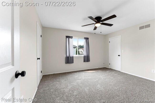 Building Photo - 15588 Dupage Blvd
