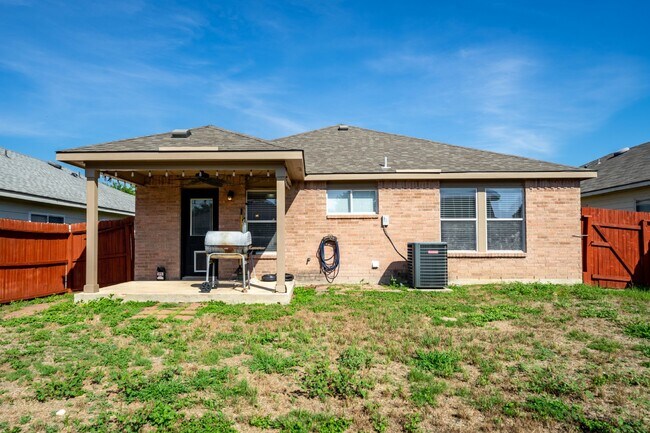 Building Photo - 8438 Silver Willow