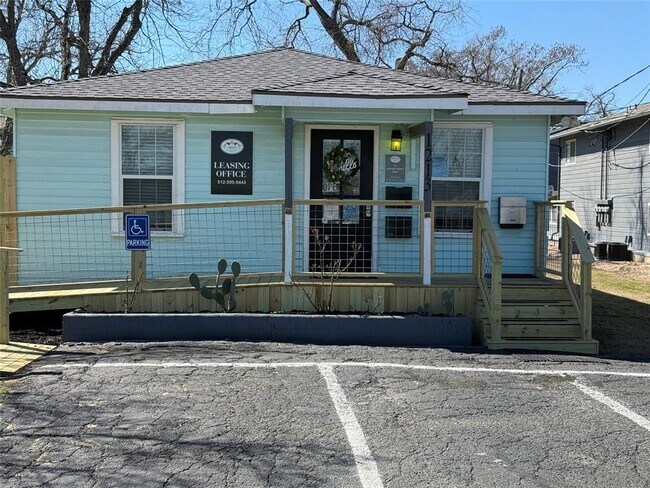 Building Photo - 1209 Vance St